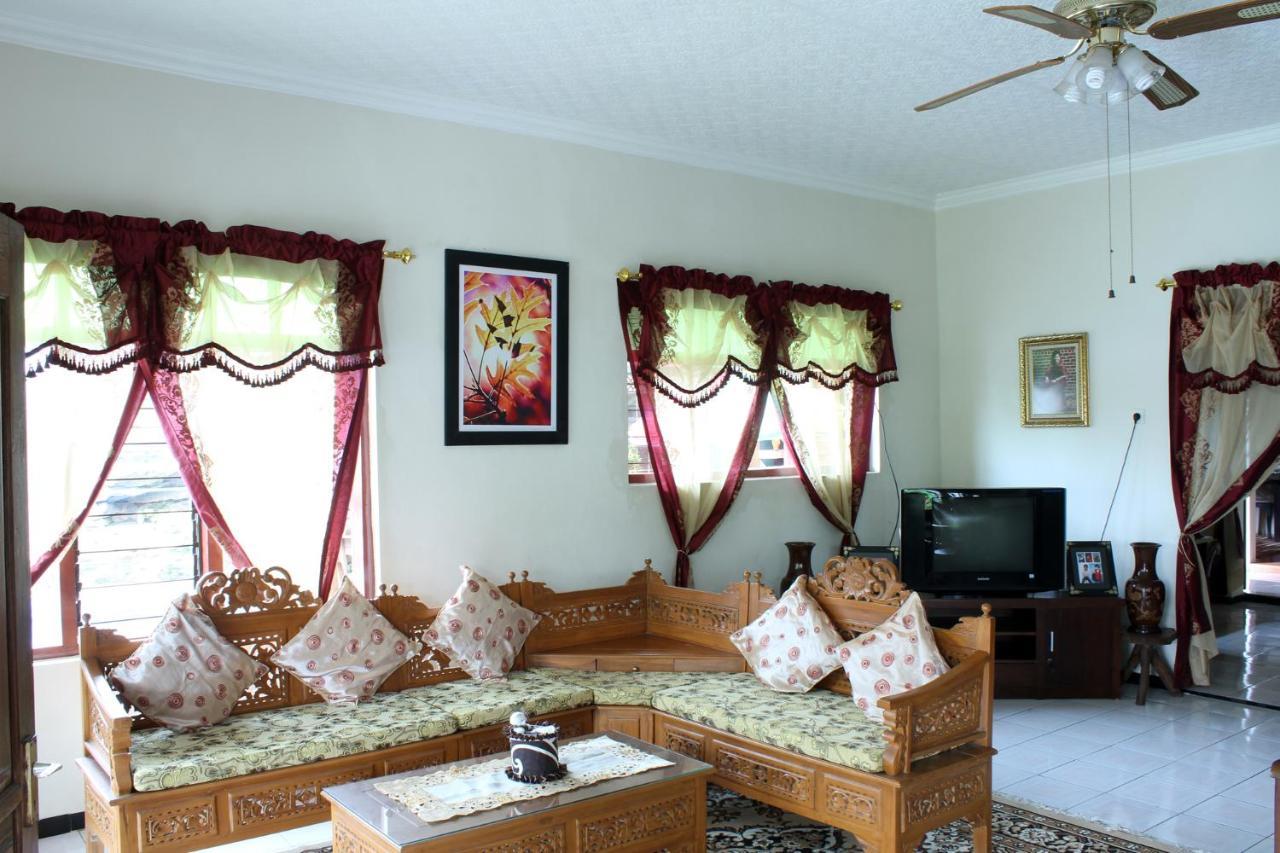 Marry Ind Gunung Kawi Guest House Malang Bumirejo Exterior foto